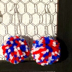 Pom Pom earrings